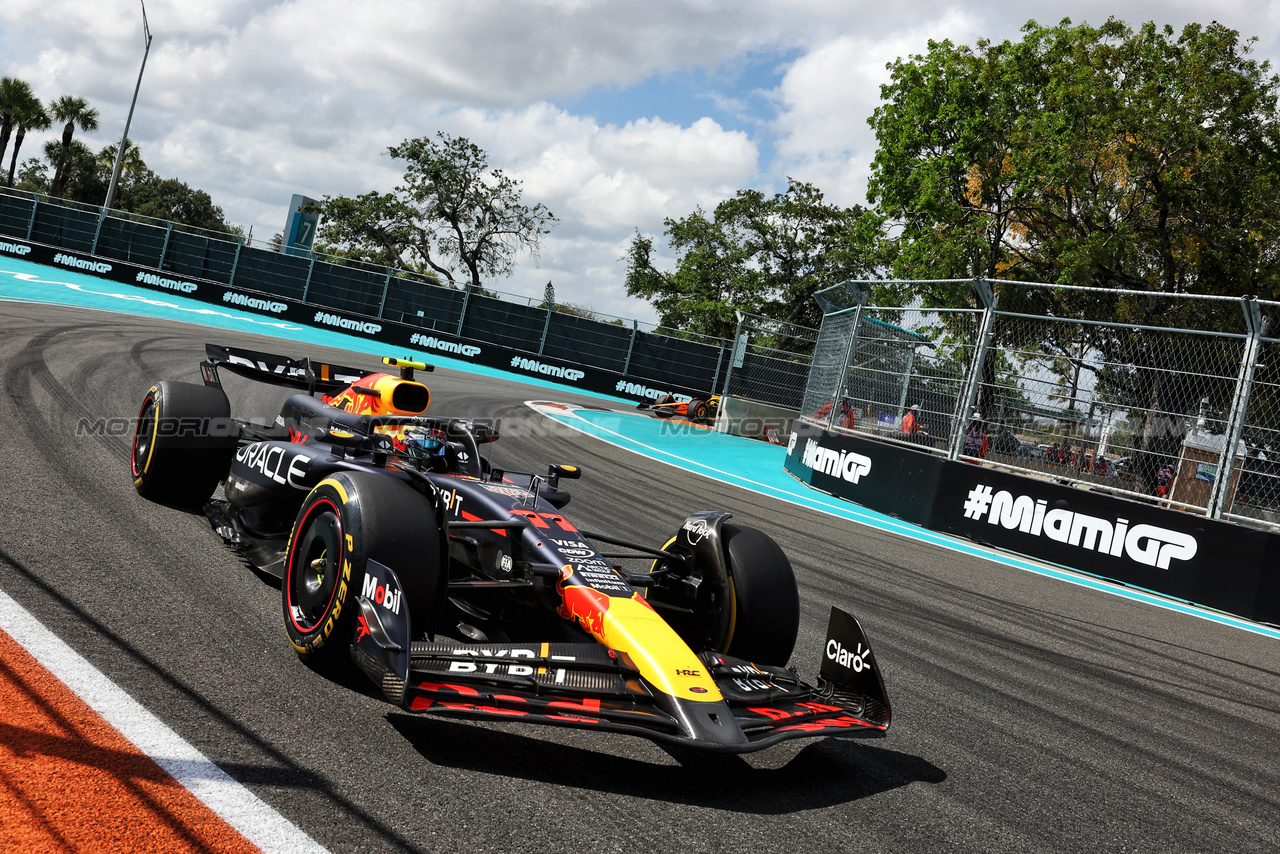 GP MIAMI, Sergio Perez (MEX) Red Bull Racing RB20.

05.05.2024. Formula 1 World Championship, Rd 6, Miami Grand Prix, Miami, Florida, USA, Gara Day.

- www.xpbimages.com, EMail: requests@xpbimages.com © Copyright: Bearne / XPB Images