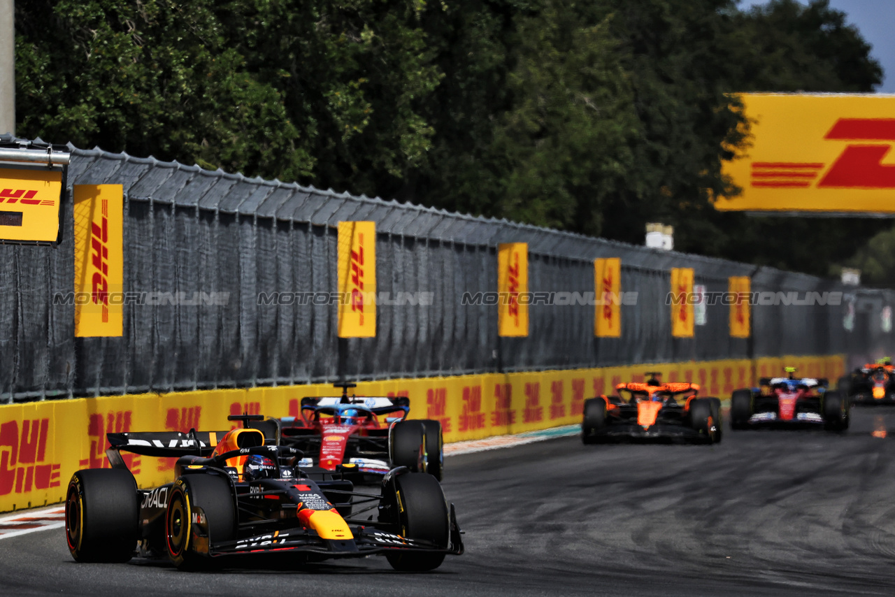 GP MIAMI, Max Verstappen (NLD) Red Bull Racing RB20.

05.05.2024. Formula 1 World Championship, Rd 6, Miami Grand Prix, Miami, Florida, USA, Gara Day.

- www.xpbimages.com, EMail: requests@xpbimages.com © Copyright: Bearne / XPB Images