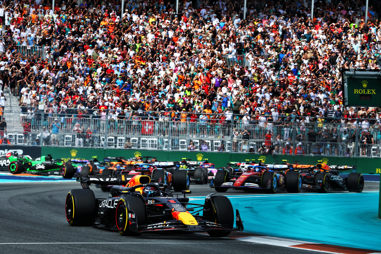 GP MIAMI, Max Verstappen (NLD) Red Bull Racing RB20.

05.05.2024. Formula 1 World Championship, Rd 6, Miami Grand Prix, Miami, Florida, USA, Gara Day.

- www.xpbimages.com, EMail: requests@xpbimages.com © Copyright: Charniaux / XPB Images