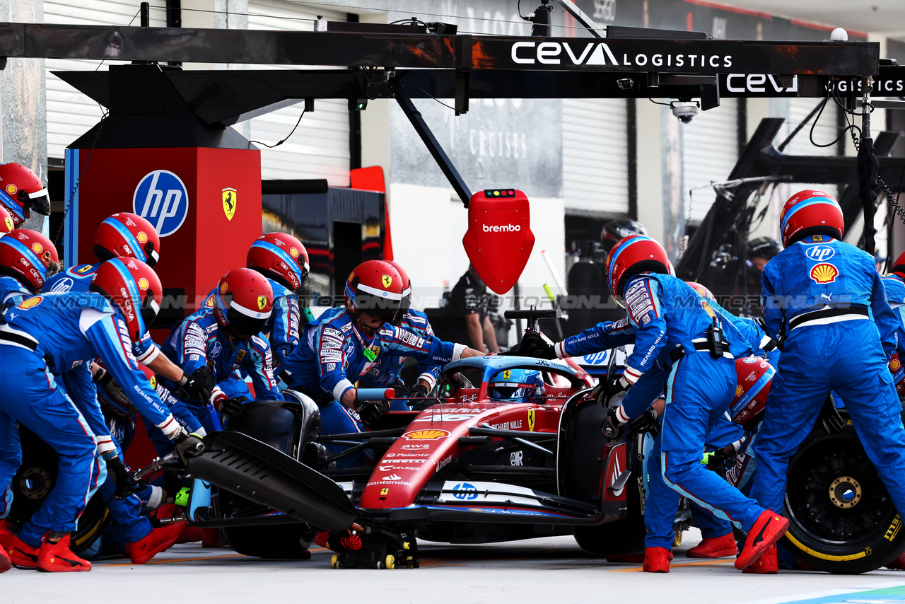 GP MIAMI, Charles Leclerc (MON) Ferrari SF-24 makes a pit stop.

05.05.2024. Formula 1 World Championship, Rd 6, Miami Grand Prix, Miami, Florida, USA, Gara Day.

- www.xpbimages.com, EMail: requests@xpbimages.com © Copyright: Charniaux / XPB Images