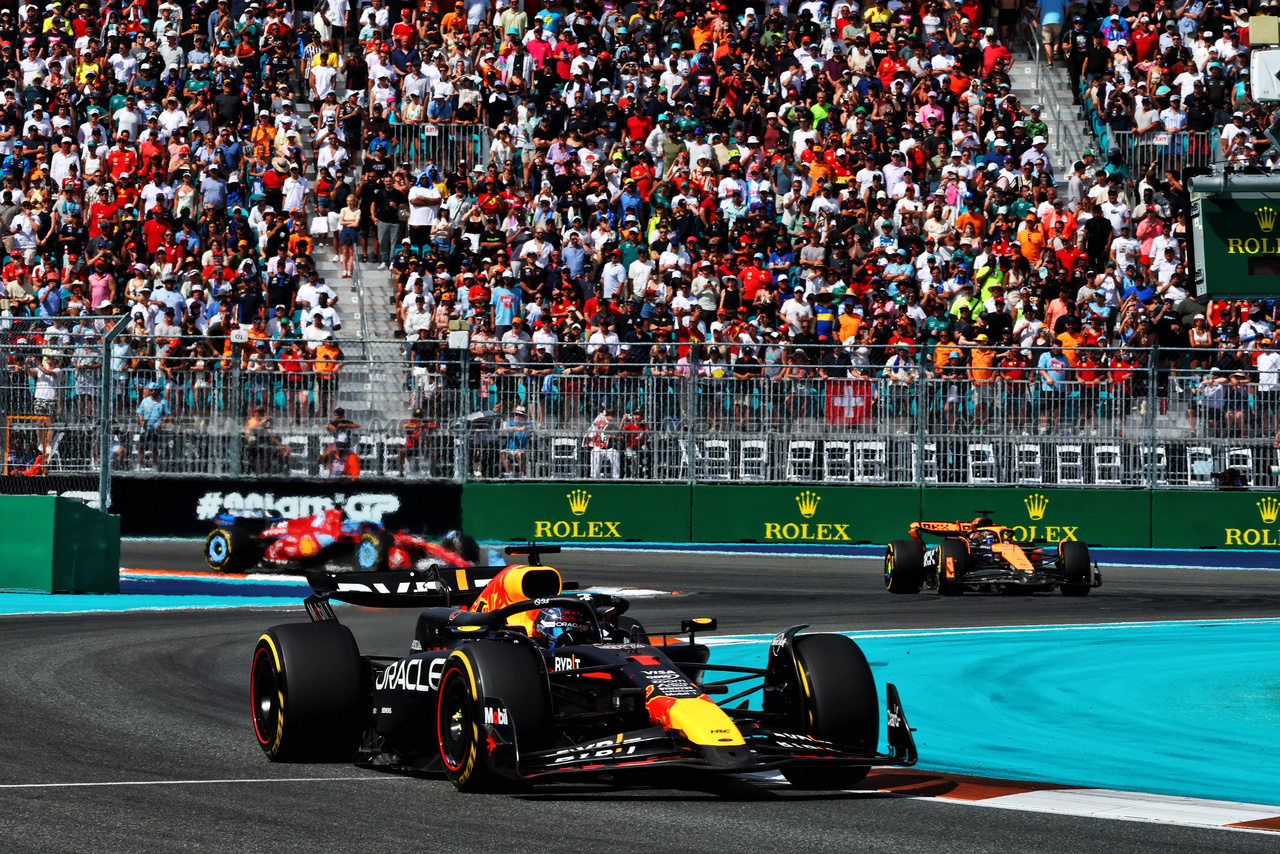 GP MIAMI, Max Verstappen (NLD) Red Bull Racing RB20.

05.05.2024. Formula 1 World Championship, Rd 6, Miami Grand Prix, Miami, Florida, USA, Gara Day.

- www.xpbimages.com, EMail: requests@xpbimages.com © Copyright: Charniaux / XPB Images