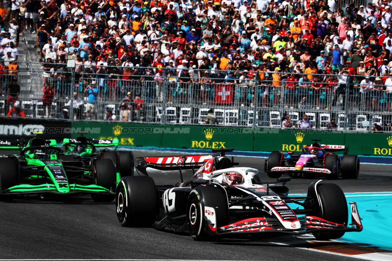 GP MIAMI, Kevin Magnussen (DEN) Haas VF-24.

05.05.2024. Formula 1 World Championship, Rd 6, Miami Grand Prix, Miami, Florida, USA, Gara Day.

- www.xpbimages.com, EMail: requests@xpbimages.com © Copyright: Charniaux / XPB Images