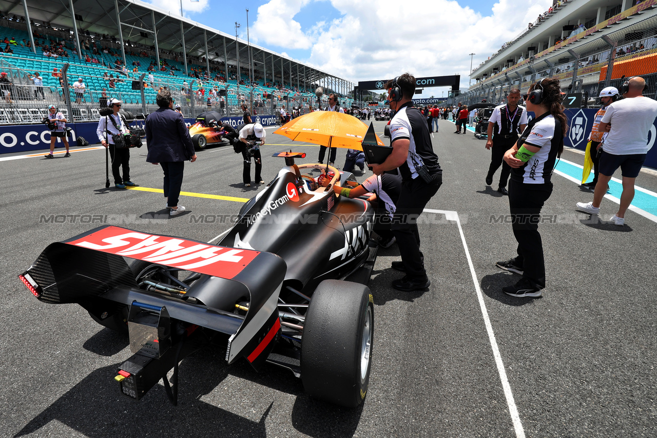 GP MIAMI, Chloe Chambers (USA) Campos Racing on the grid.

05.05.2024. FIA Formula Academy, Rd 2, Gara 2, Miami, Florida, USA, Domenica.

- www.xpbimages.com, EMail: requests@xpbimages.com Copyright: XPB Images