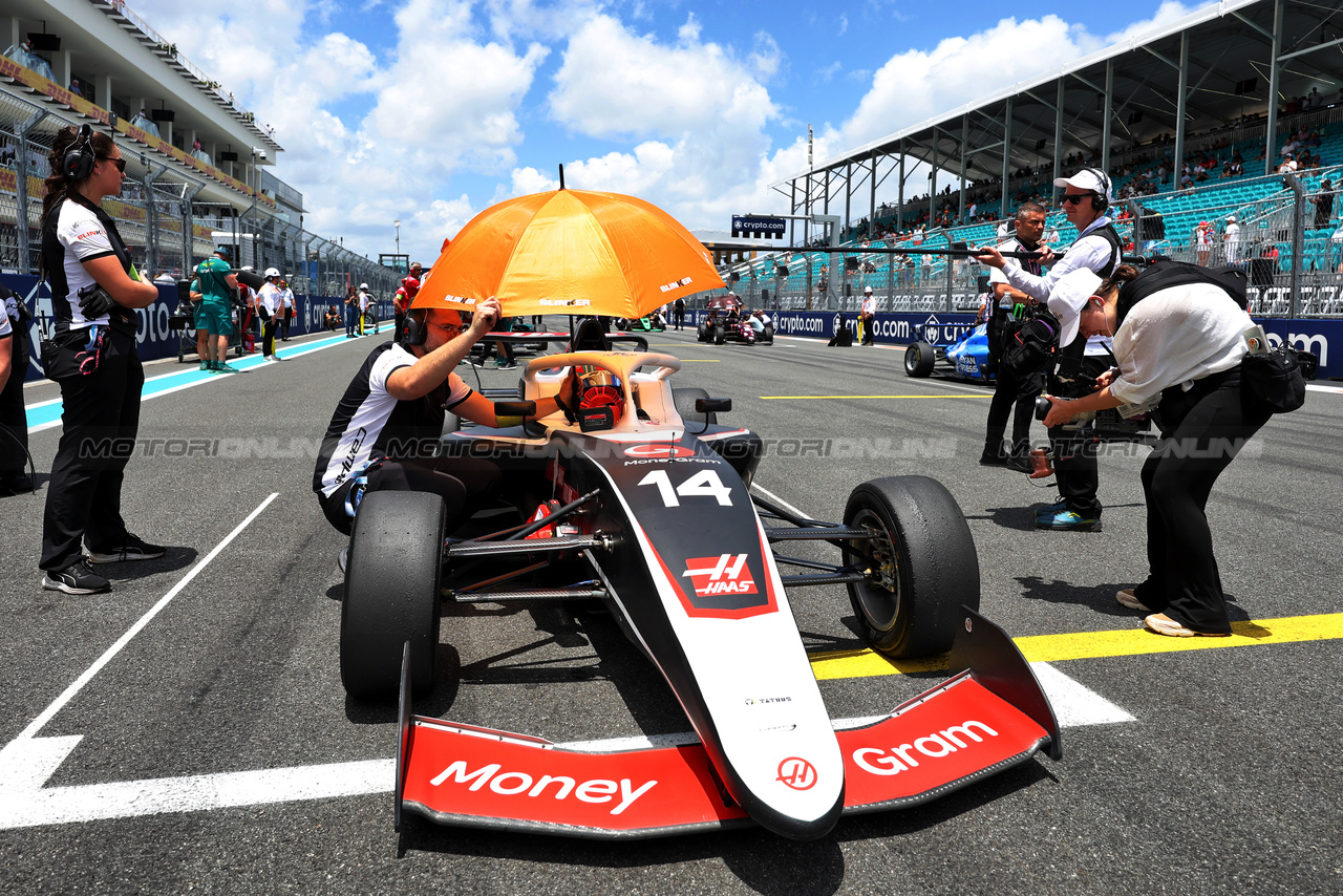 GP MIAMI, Chloe Chambers (USA) Campos Racing on the grid.

05.05.2024. FIA Formula Academy, Rd 2, Gara 2, Miami, Florida, USA, Domenica.

- www.xpbimages.com, EMail: requests@xpbimages.com Copyright: XPB Images