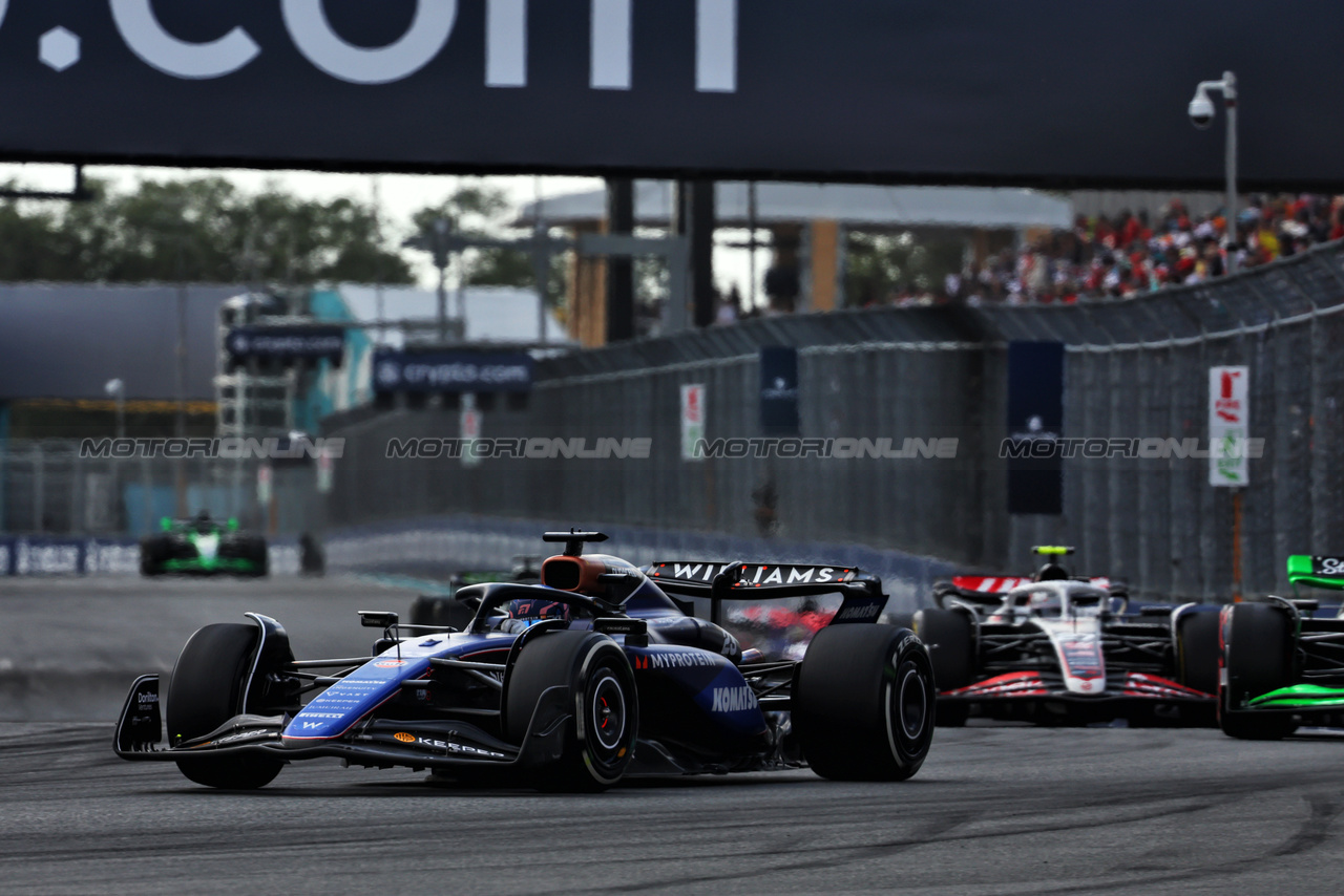 GP MIAMI, Alexander Albon (THA) Williams Racing FW46.

05.05.2024. Formula 1 World Championship, Rd 6, Miami Grand Prix, Miami, Florida, USA, Gara Day.

 - www.xpbimages.com, EMail: requests@xpbimages.com © Copyright: Staley / XPB Images