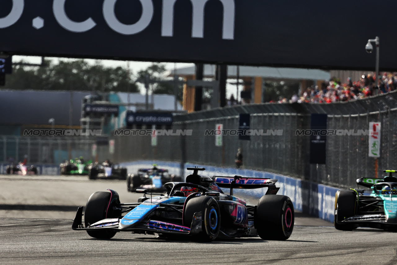 GP MIAMI, Esteban Ocon (FRA) Alpine F1 Team A524.

05.05.2024. Formula 1 World Championship, Rd 6, Miami Grand Prix, Miami, Florida, USA, Gara Day.

 - www.xpbimages.com, EMail: requests@xpbimages.com © Copyright: Staley / XPB Images