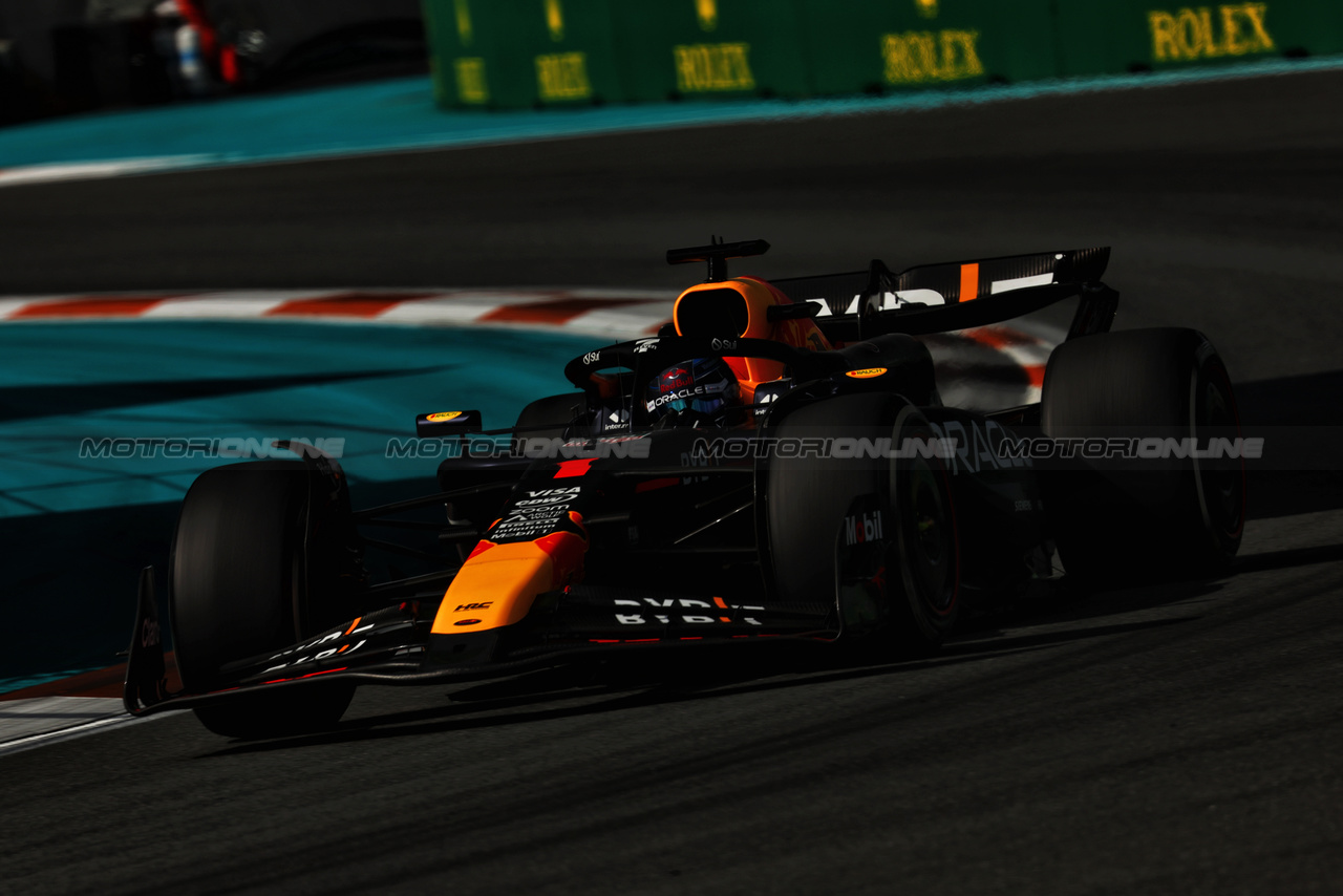 GP MIAMI, Max Verstappen (NLD) Red Bull Racing RB20.

05.05.2024. Formula 1 World Championship, Rd 6, Miami Grand Prix, Miami, Florida, USA, Gara Day.

 - www.xpbimages.com, EMail: requests@xpbimages.com © Copyright: Staley / XPB Images