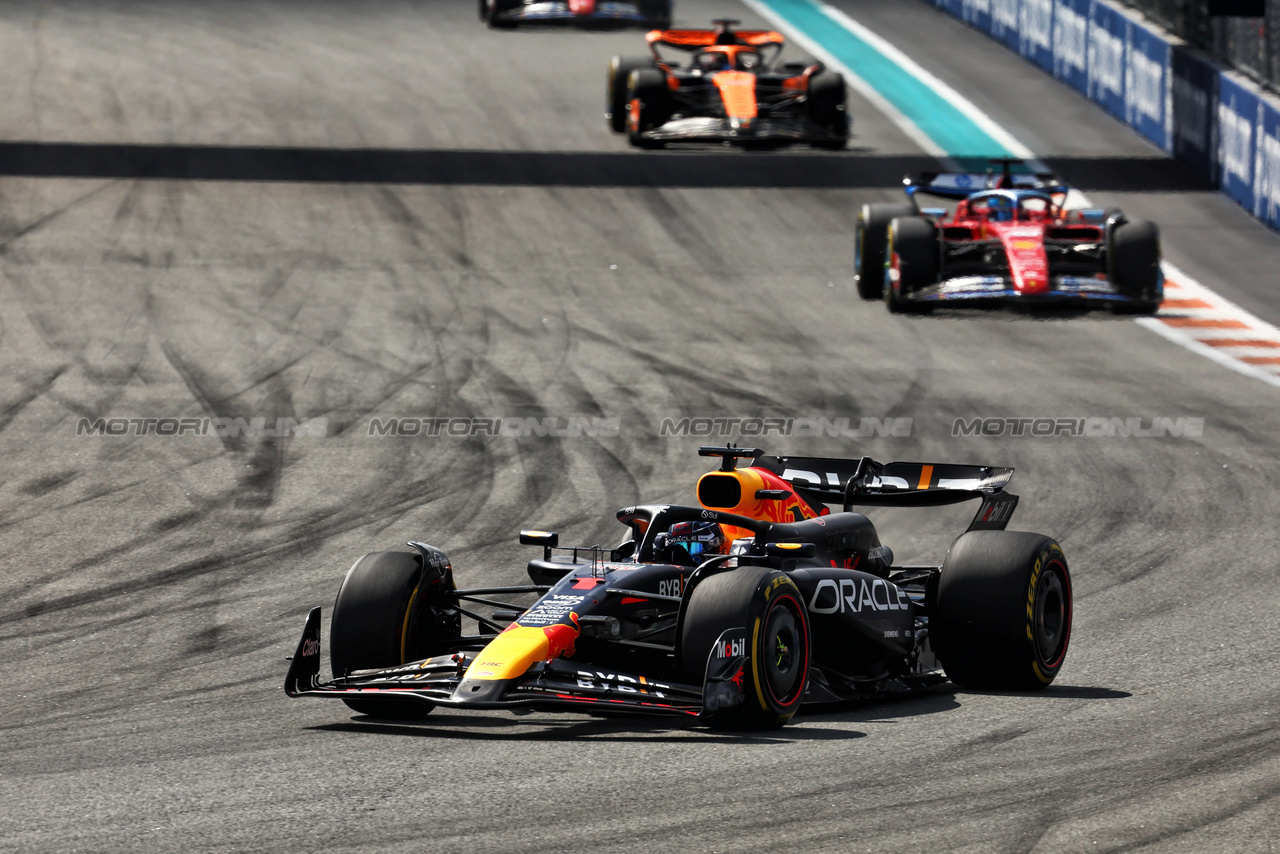 GP MIAMI, Max Verstappen (NLD) Red Bull Racing RB20.

05.05.2024. Formula 1 World Championship, Rd 6, Miami Grand Prix, Miami, Florida, USA, Gara Day.

 - www.xpbimages.com, EMail: requests@xpbimages.com © Copyright: Staley / XPB Images