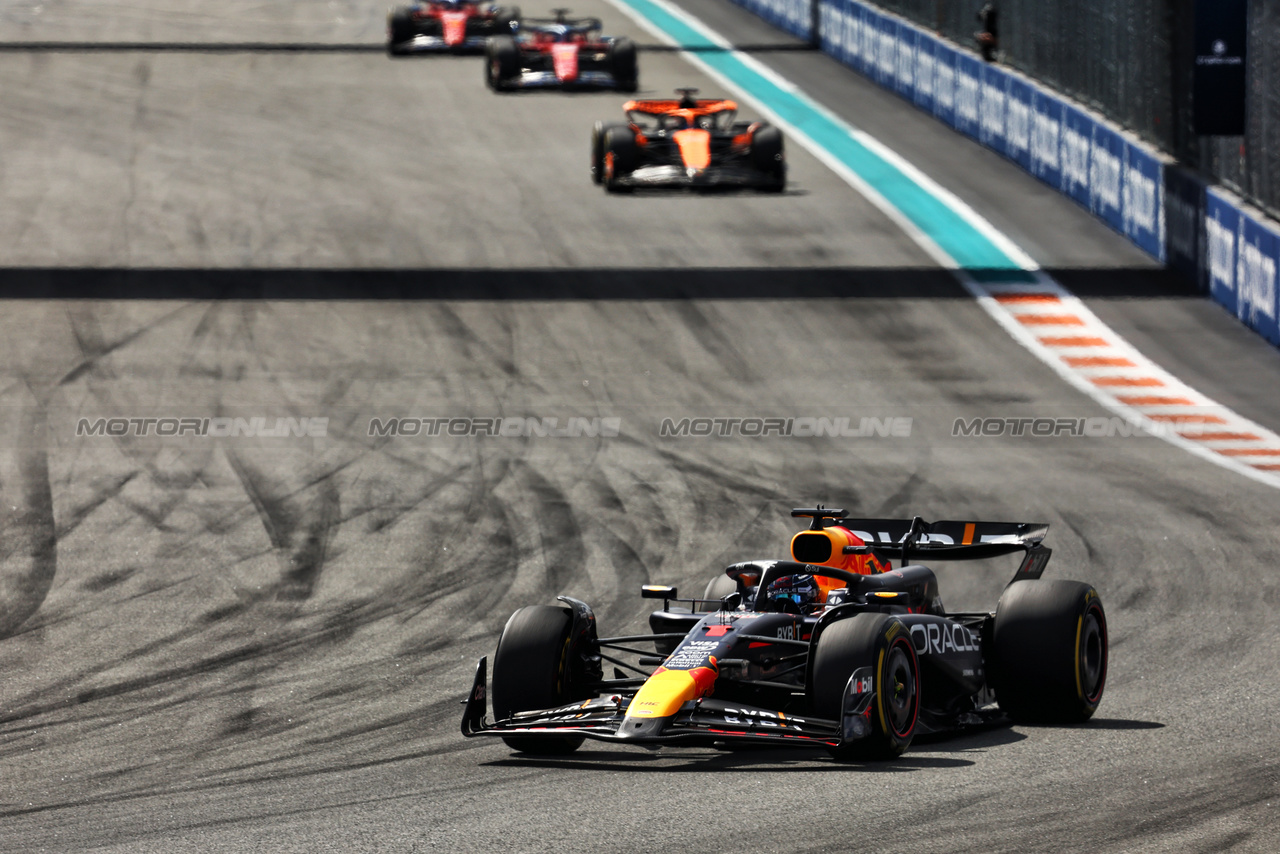 GP MIAMI, Max Verstappen (NLD) Red Bull Racing RB20.

05.05.2024. Formula 1 World Championship, Rd 6, Miami Grand Prix, Miami, Florida, USA, Gara Day.

 - www.xpbimages.com, EMail: requests@xpbimages.com © Copyright: Staley / XPB Images