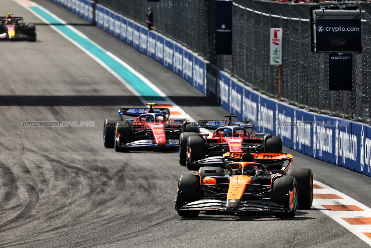 GP MIAMI, Oscar Piastri (AUS) McLaren MCL38.

05.05.2024. Formula 1 World Championship, Rd 6, Miami Grand Prix, Miami, Florida, USA, Gara Day.

 - www.xpbimages.com, EMail: requests@xpbimages.com © Copyright: Staley / XPB Images