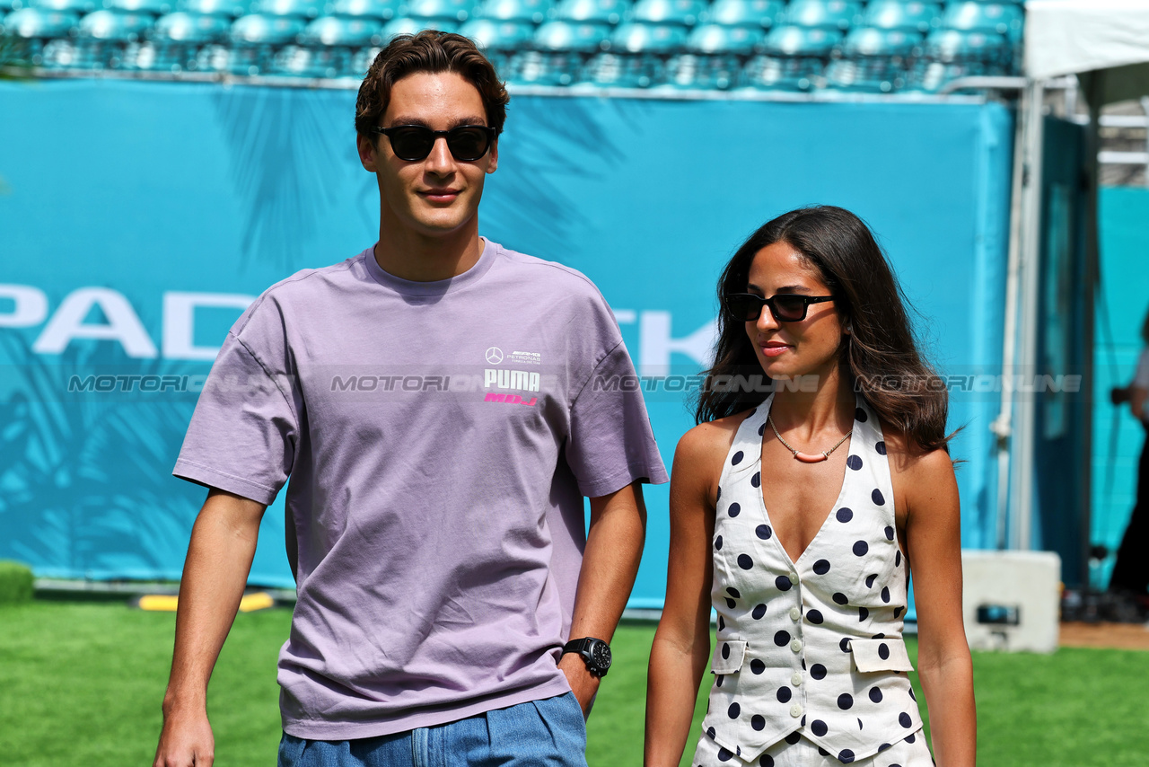 GP MIAMI, (L to R): George Russell (GBR) Mercedes AMG F1 with Domenica Carmen Montero Mundt.

05.05.2024. Formula 1 World Championship, Rd 6, Miami Grand Prix, Miami, Florida, USA, Gara Day.

- www.xpbimages.com, EMail: requests@xpbimages.com © Copyright: Moy / XPB Images