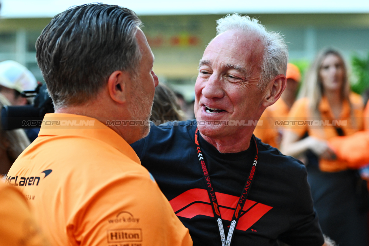 GP MIAMI, (L to R): Zak Brown (USA) McLaren Executive Director celebrates with Greg Maffei (USA) Liberty Media Corporation President e Chief Executive Officer.

05.05.2024. Formula 1 World Championship, Rd 6, Miami Grand Prix, Miami, Florida, USA, Gara Day.

- www.xpbimages.com, EMail: requests@xpbimages.com © Copyright: Bearne / XPB Images