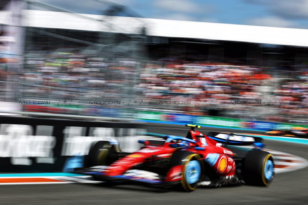 GP MIAMI, Carlos Sainz Jr (ESP) Ferrari SF-24.

05.05.2024. Formula 1 World Championship, Rd 6, Miami Grand Prix, Miami, Florida, USA, Gara Day.

 - www.xpbimages.com, EMail: requests@xpbimages.com © Copyright: Coates / XPB Images