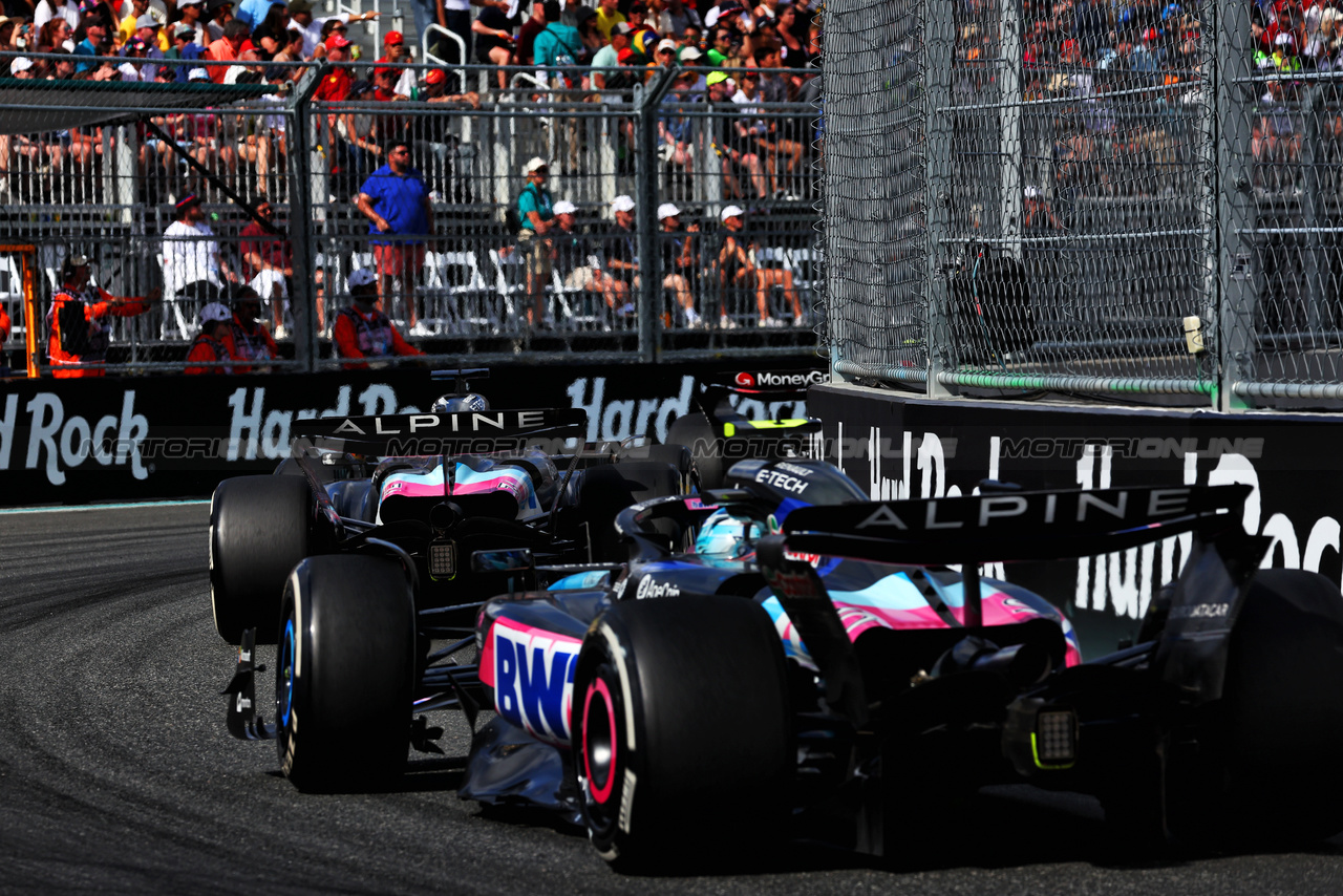 GP MIAMI, Esteban Ocon (FRA) Alpine F1 Team A524 davanti a team mate Pierre Gasly (FRA) Alpine F1 Team A524.

05.05.2024. Formula 1 World Championship, Rd 6, Miami Grand Prix, Miami, Florida, USA, Gara Day.

 - www.xpbimages.com, EMail: requests@xpbimages.com © Copyright: Coates / XPB Images