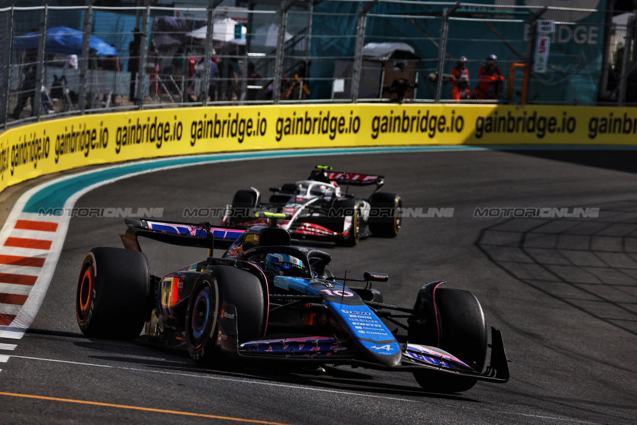 GP MIAMI, Pierre Gasly (FRA) Alpine F1 Team A524.

05.05.2024. Formula 1 World Championship, Rd 6, Miami Grand Prix, Miami, Florida, USA, Gara Day.

 - www.xpbimages.com, EMail: requests@xpbimages.com © Copyright: Coates / XPB Images