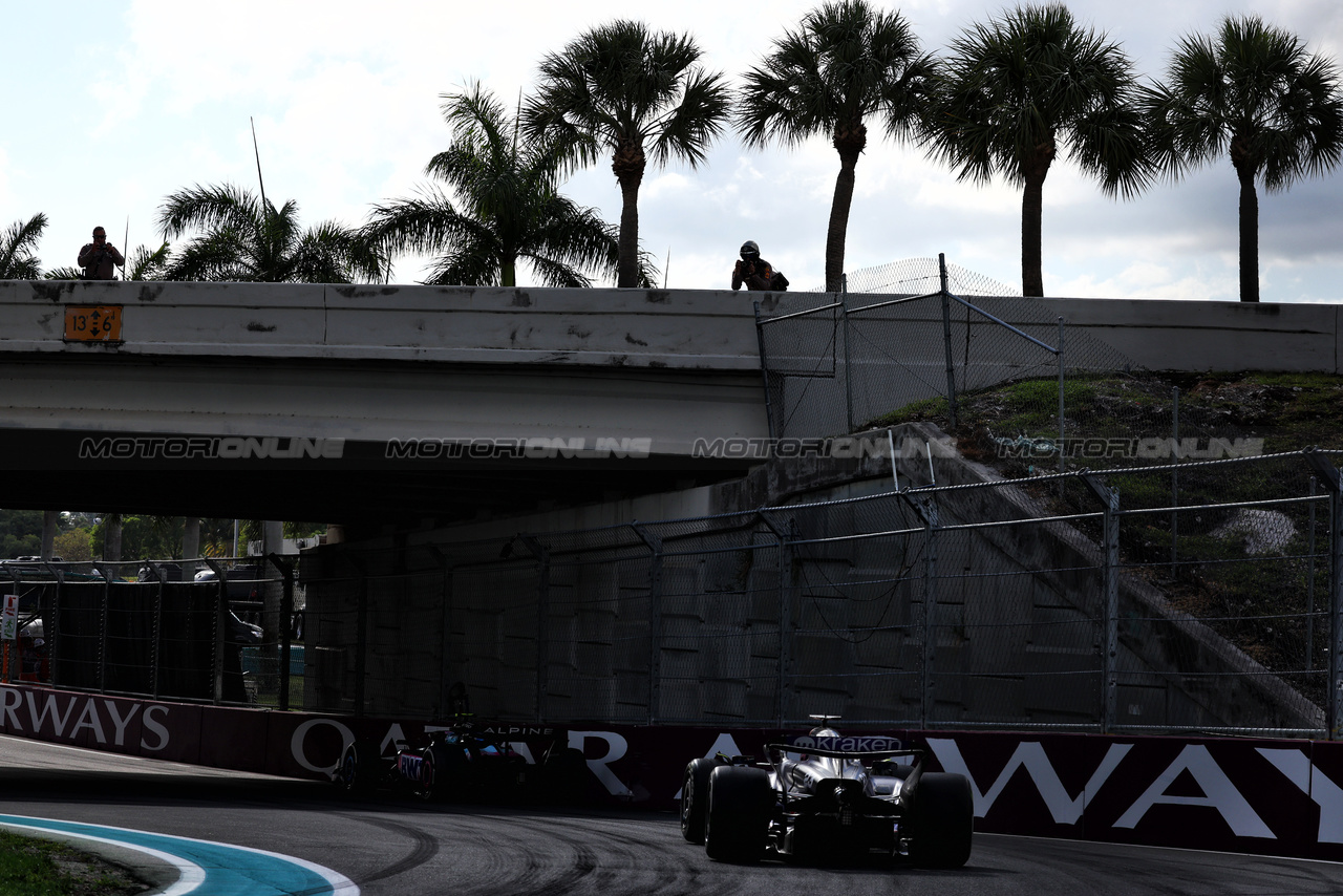 GP MIAMI, Alexander Albon (THA) Williams Racing FW46.

05.05.2024. Formula 1 World Championship, Rd 6, Miami Grand Prix, Miami, Florida, USA, Gara Day.

 - www.xpbimages.com, EMail: requests@xpbimages.com © Copyright: Coates / XPB Images