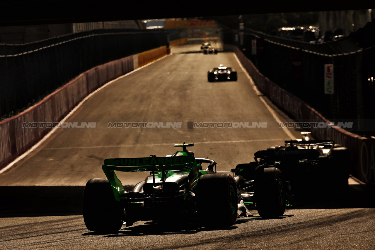 GP MIAMI, Zhou Guanyu (CHN) Sauber C44.

05.05.2024. Formula 1 World Championship, Rd 6, Miami Grand Prix, Miami, Florida, USA, Gara Day.

 - www.xpbimages.com, EMail: requests@xpbimages.com © Copyright: Coates / XPB Images