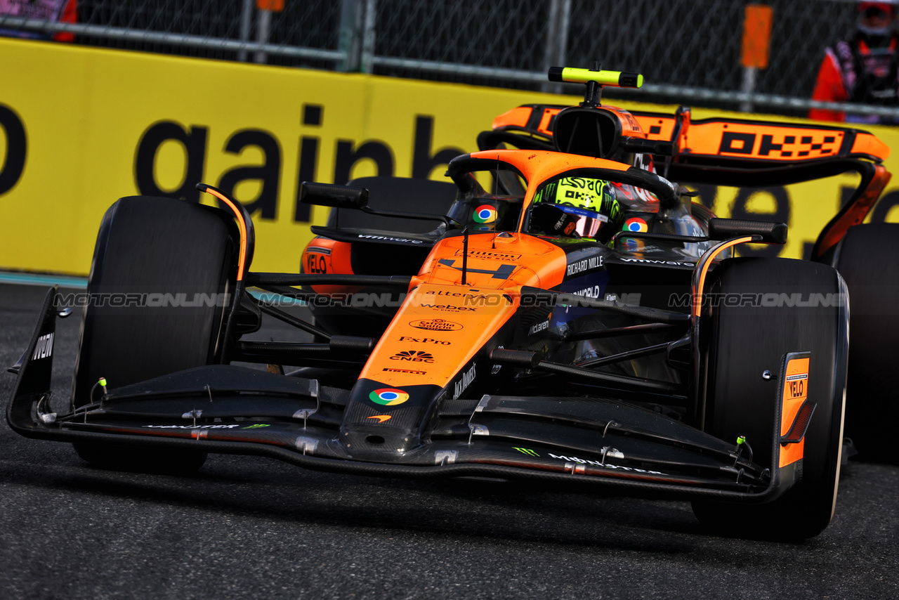 GP MIAMI, Lando Norris (GBR) McLaren MCL38.

05.05.2024. Formula 1 World Championship, Rd 6, Miami Grand Prix, Miami, Florida, USA, Gara Day.

 - www.xpbimages.com, EMail: requests@xpbimages.com © Copyright: Coates / XPB Images