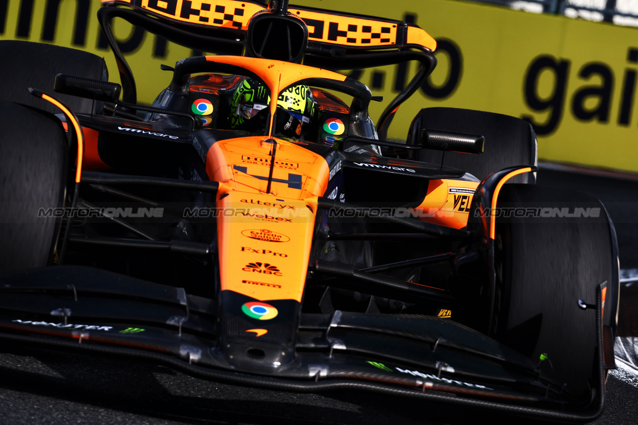 GP MIAMI, Lando Norris (GBR) McLaren MCL38.

05.05.2024. Formula 1 World Championship, Rd 6, Miami Grand Prix, Miami, Florida, USA, Gara Day.

 - www.xpbimages.com, EMail: requests@xpbimages.com © Copyright: Coates / XPB Images