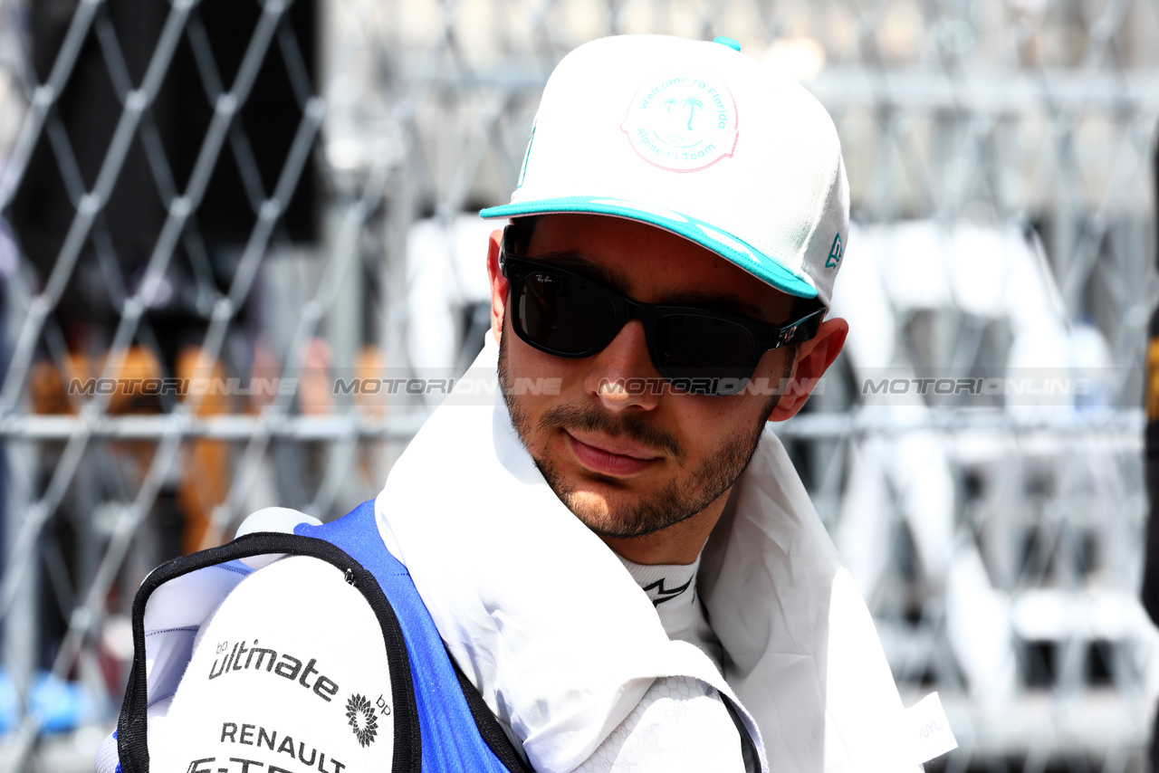 GP MIAMI, Esteban Ocon (FRA) Alpine F1 Team on the grid.

05.05.2024. Formula 1 World Championship, Rd 6, Miami Grand Prix, Miami, Florida, USA, Gara Day.

 - www.xpbimages.com, EMail: requests@xpbimages.com © Copyright: Coates / XPB Images