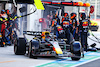 GP MIAMI, Max Verstappen (NLD) Red Bull Racing RB20 makes a pit stop.
05.05.2024. Formula 1 World Championship, Rd 6, Miami Grand Prix, Miami, Florida, USA, Gara Day.
- www.xpbimages.com, EMail: requests@xpbimages.com © Copyright: Charniaux / XPB Images