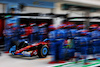 GP MIAMI, Carlos Sainz Jr (ESP) Ferrari SF-24 makes a pit stop.
05.05.2024. Formula 1 World Championship, Rd 6, Miami Grand Prix, Miami, Florida, USA, Gara Day.
- www.xpbimages.com, EMail: requests@xpbimages.com © Copyright: Charniaux / XPB Images