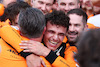 GP MIAMI, Gara winner Lando Norris (GBR) McLaren celebrates in parc ferme with Zak Brown (USA) McLaren Executive Director e the team.
05.05.2024. Formula 1 World Championship, Rd 6, Miami Grand Prix, Miami, Florida, USA, Gara Day.
- www.xpbimages.com, EMail: requests@xpbimages.com © Copyright: Charniaux / XPB Images