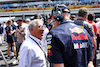 GP MIAMI, (L to R): Mario Andretti (USA) with Adrian Newey (GBR) Red Bull Racing Chief Technical Officer on the grid.
05.05.2024. Formula 1 World Championship, Rd 6, Miami Grand Prix, Miami, Florida, USA, Gara Day.
 - www.xpbimages.com, EMail: requests@xpbimages.com © Copyright: Staley / XPB Images