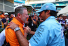 GP MIAMI, (L to R): Zak Brown (USA) McLaren Executive Director with Carlos Sainz Jr (ESP) Ferrari.
05.05.2024. Formula 1 World Championship, Rd 6, Miami Grand Prix, Miami, Florida, USA, Gara Day.
 - www.xpbimages.com, EMail: requests@xpbimages.com © Copyright: Coates / XPB Images