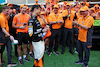 GP MIAMI, Gara winner Lando Norris (GBR) McLaren celebrates with the team.
05.05.2024. Formula 1 World Championship, Rd 6, Miami Grand Prix, Miami, Florida, USA, Gara Day.
 - www.xpbimages.com, EMail: requests@xpbimages.com © Copyright: Staley / XPB Images