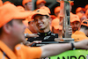 GP MIAMI, Gara winner Lando Norris (GBR) McLaren celebrates with the team.
05.05.2024. Formula 1 World Championship, Rd 6, Miami Grand Prix, Miami, Florida, USA, Gara Day.
- www.xpbimages.com, EMail: requests@xpbimages.com © Copyright: Bearne / XPB Images