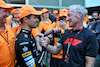 GP MIAMI, (L to R): Gara winner Lando Norris (GBR) McLaren celebrates with Greg Maffei (USA) Liberty Media Corporation President e Chief Executive Officer.
05.05.2024. Formula 1 World Championship, Rd 6, Miami Grand Prix, Miami, Florida, USA, Gara Day.
- www.xpbimages.com, EMail: requests@xpbimages.com © Copyright: Bearne / XPB Images