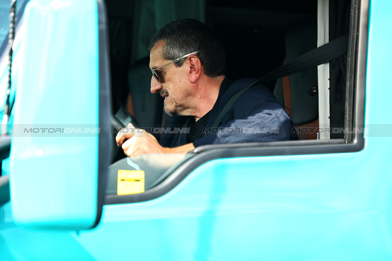 GP MIAMI, Guenther Steiner (ITA) RTL F1 TV Presenter.

02.05.2024. Formula 1 World Championship, Rd 6, Miami Grand Prix, Miami, Florida, USA, Preparation Day.

 - www.xpbimages.com, EMail: requests@xpbimages.com © Copyright: Staley / XPB Images