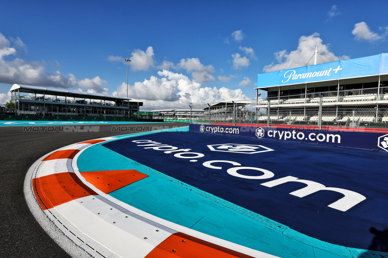 GP MIAMI, Circuit Atmosfera - track detail.

02.05.2024. Formula 1 World Championship, Rd 6, Miami Grand Prix, Miami, Florida, USA, Preparation Day.

- www.xpbimages.com, EMail: requests@xpbimages.com © Copyright: Moy / XPB Images