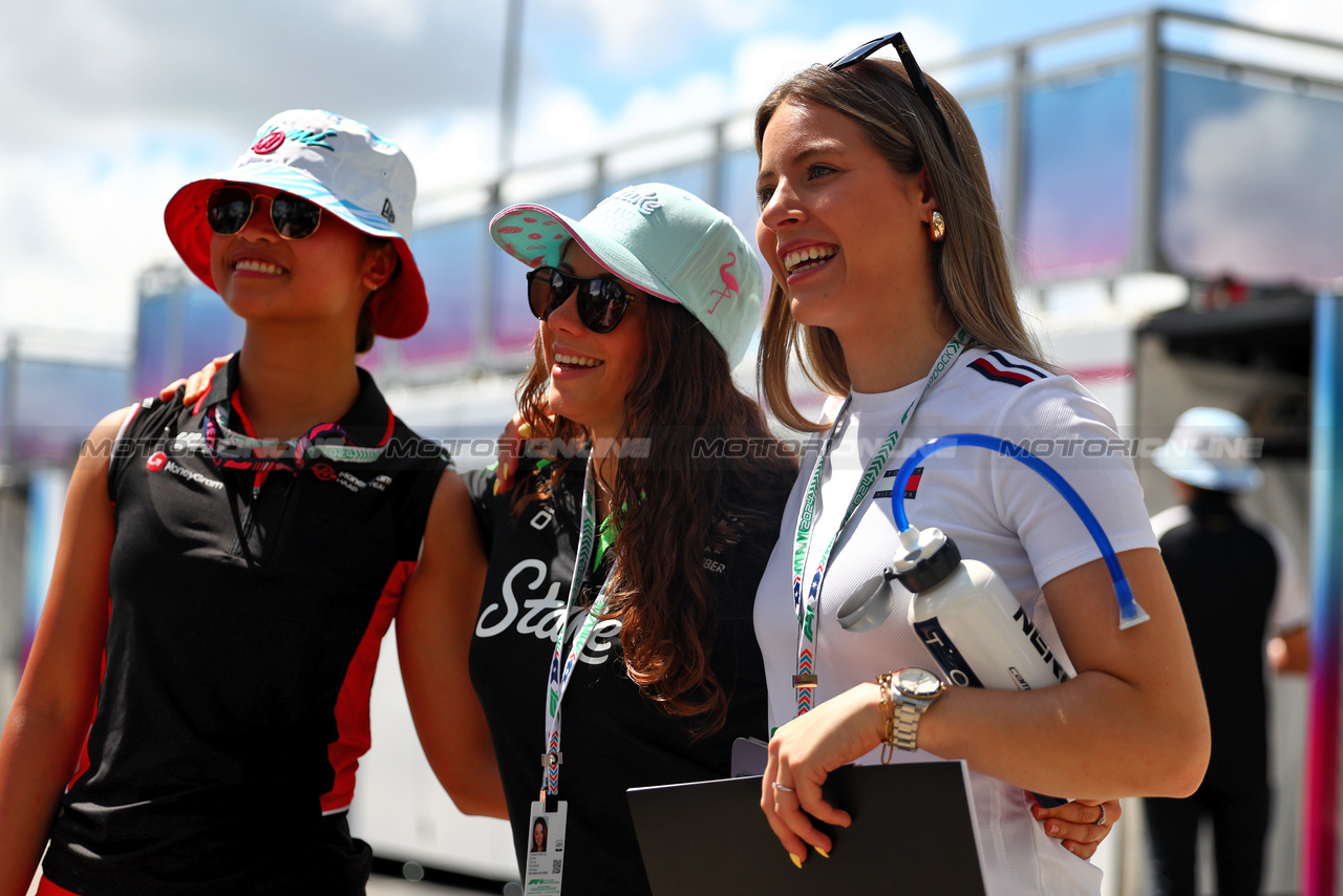 GP MIAMI, (L to R): Chloe Chambers (USA) Campos Racing; Carrie Schreiner (GER) Campos Racing; e Nerea Marti (ESP) Campos Racing.

02.05.2024. FIA Formula Academy, Rd 2, Miami, Florida, USA, Giovedi'.

- www.xpbimages.com, EMail: requests@xpbimages.com Copyright: XPB Images