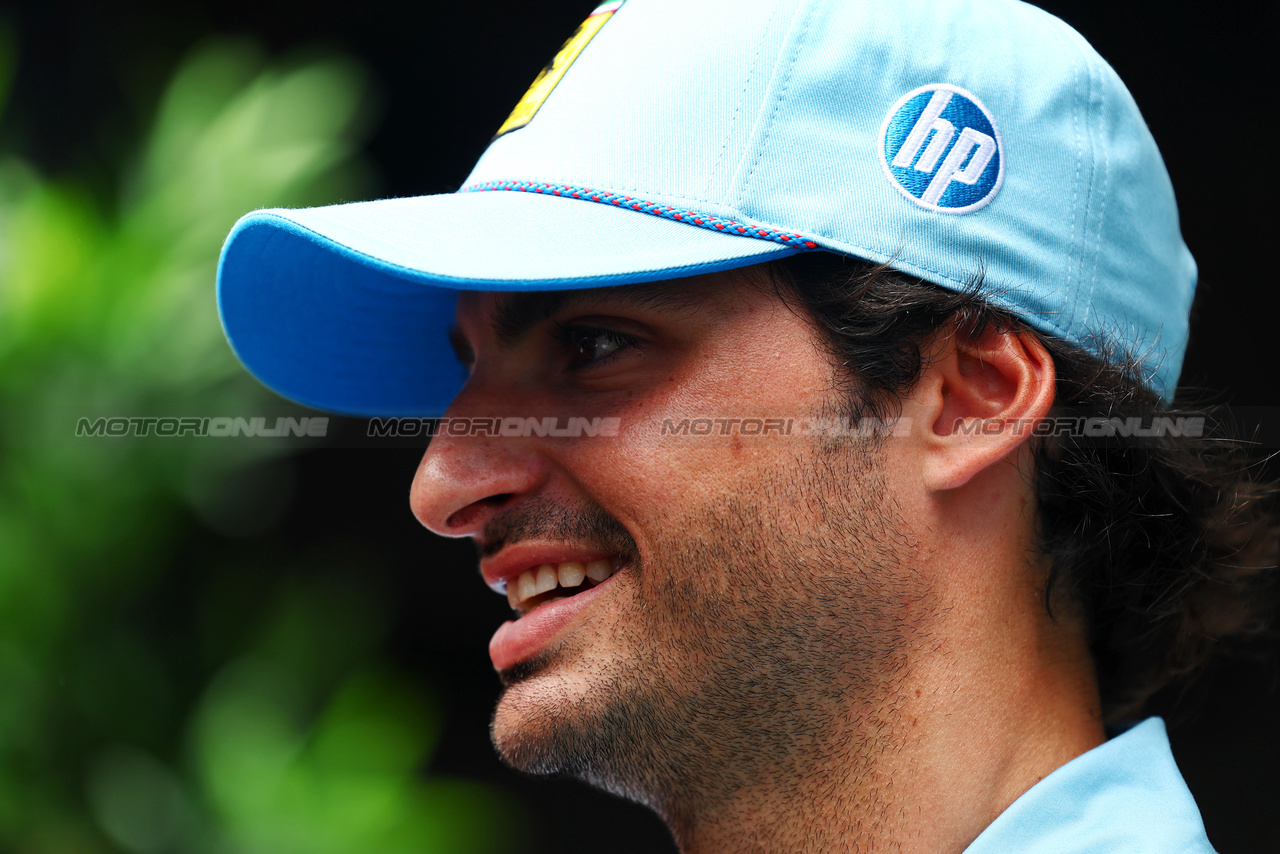 GP MIAMI, Carlos Sainz Jr (ESP) Ferrari.

02.05.2024. Formula 1 World Championship, Rd 6, Miami Grand Prix, Miami, Florida, USA, Preparation Day.

 - www.xpbimages.com, EMail: requests@xpbimages.com © Copyright: Staley / XPB Images