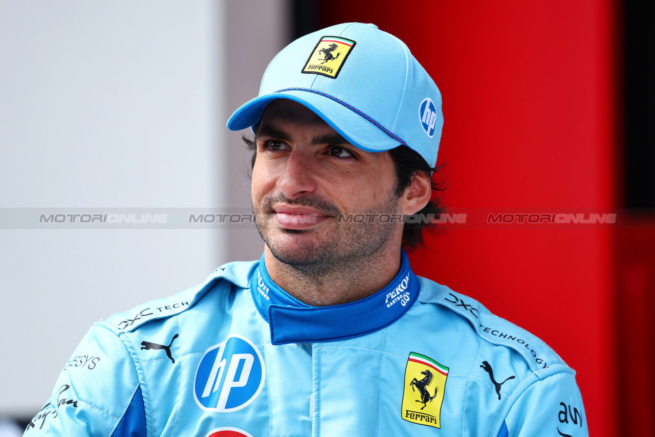 GP MIAMI, Carlos Sainz Jr (ESP) Ferrari - blue race suit.

02.05.2024. Formula 1 World Championship, Rd 6, Miami Grand Prix, Miami, Florida, USA, Preparation Day.

- www.xpbimages.com, EMail: requests@xpbimages.com © Copyright: Charniaux / XPB Images