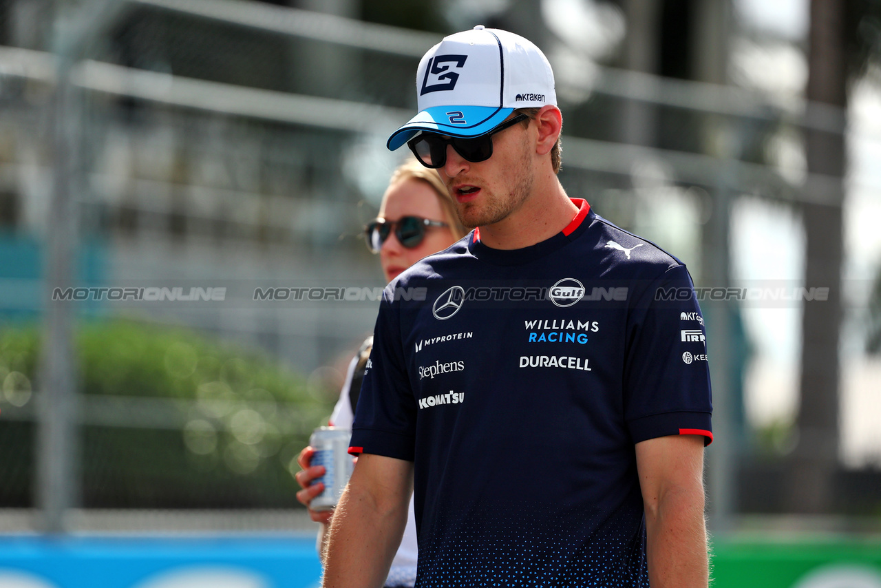 GP MIAMI, Logan Sargeant (USA) Williams Racing walks the circuit.

02.05.2024. Formula 1 World Championship, Rd 6, Miami Grand Prix, Miami, Florida, USA, Preparation Day.

 - www.xpbimages.com, EMail: requests@xpbimages.com © Copyright: Staley / XPB Images