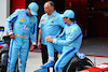 GP MIAMI, (L to R): Carlos Sainz Jr (ESP) Ferrari; Frederic Vasseur (FRA) Ferrari Team Principal; e Charles Leclerc (MON) Ferrari - blue race suit e team kit.
02.05.2024. Formula 1 World Championship, Rd 6, Miami Grand Prix, Miami, Florida, USA, Preparation Day.
- www.xpbimages.com, EMail: requests@xpbimages.com © Copyright: Charniaux / XPB Images