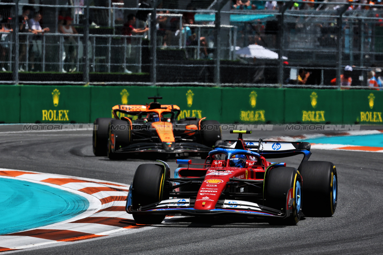 GP MIAMI, Carlos Sainz Jr (ESP) Ferrari SF-24.

04.05.2024. Formula 1 World Championship, Rd 6, Miami Grand Prix, Miami, Florida, USA, Sprint e Qualifiche Day.

- www.xpbimages.com, EMail: requests@xpbimages.com © Copyright: Moy / XPB Images