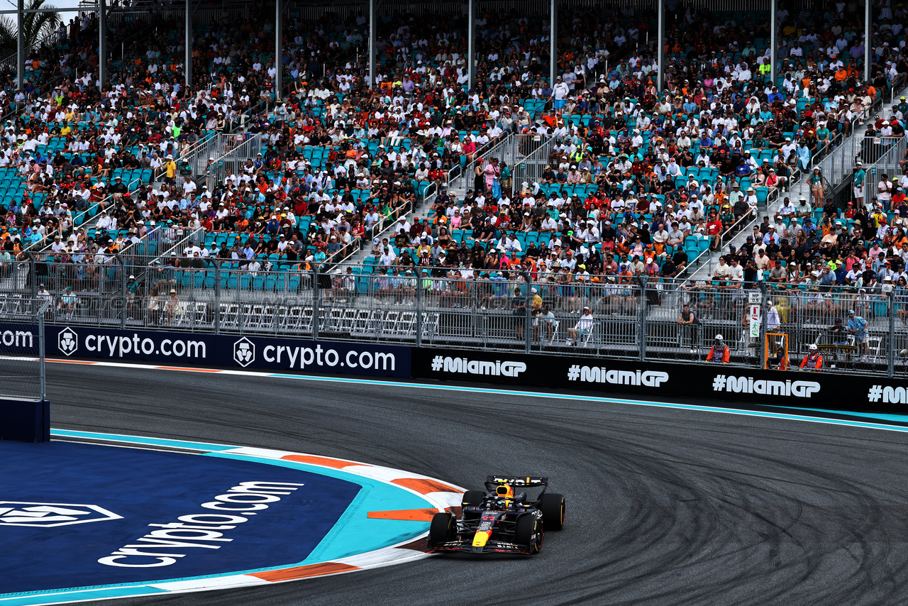 GP MIAMI, Sergio Perez (MEX) Red Bull Racing RB20.

04.05.2024. Formula 1 World Championship, Rd 6, Miami Grand Prix, Miami, Florida, USA, Sprint e Qualifiche Day.

- www.xpbimages.com, EMail: requests@xpbimages.com © Copyright: Moy / XPB Images