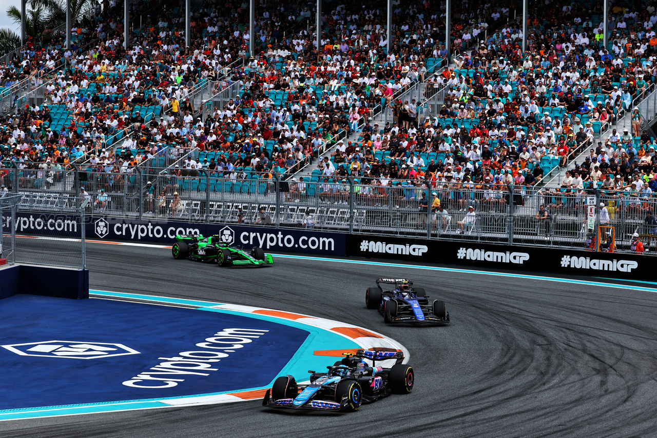 GP MIAMI, Pierre Gasly (FRA) Alpine F1 Team A524.

04.05.2024. Formula 1 World Championship, Rd 6, Miami Grand Prix, Miami, Florida, USA, Sprint e Qualifiche Day.

- www.xpbimages.com, EMail: requests@xpbimages.com © Copyright: Moy / XPB Images