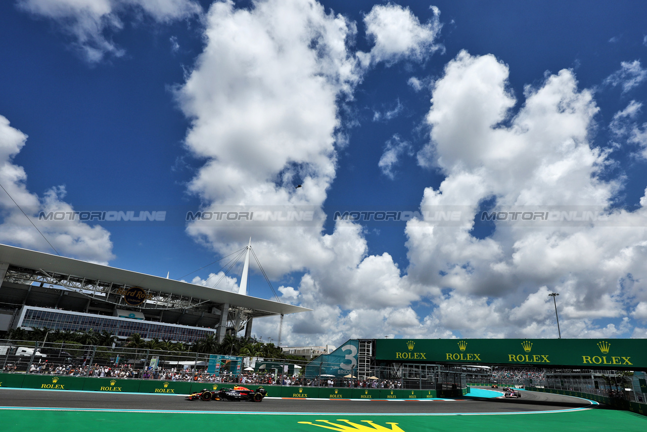 GP MIAMI, Sergio Perez (MEX) Red Bull Racing RB20.

04.05.2024. Formula 1 World Championship, Rd 6, Miami Grand Prix, Miami, Florida, USA, Sprint e Qualifiche Day.

- www.xpbimages.com, EMail: requests@xpbimages.com © Copyright: Moy / XPB Images