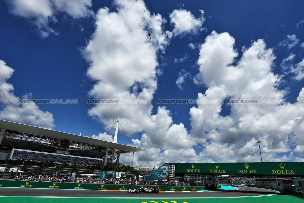 GP MIAMI, Nico Hulkenberg (GER) Haas VF-24.

04.05.2024. Formula 1 World Championship, Rd 6, Miami Grand Prix, Miami, Florida, USA, Sprint e Qualifiche Day.

- www.xpbimages.com, EMail: requests@xpbimages.com © Copyright: Moy / XPB Images