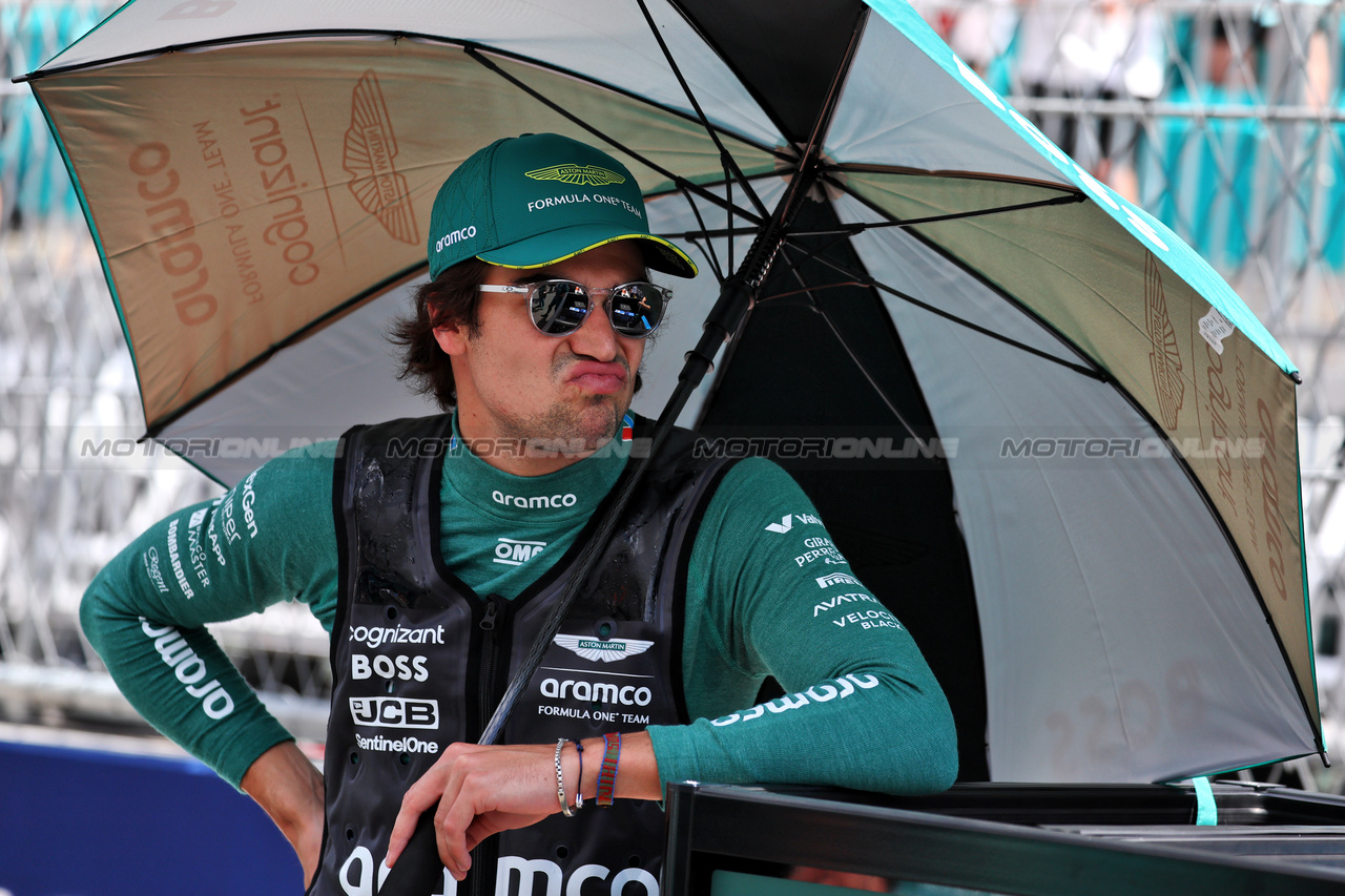 GP MIAMI, Lance Stroll (CDN) Aston Martin F1 Team on the grid.

04.05.2024. Formula 1 World Championship, Rd 6, Miami Grand Prix, Miami, Florida, USA, Sprint e Qualifiche Day.

- www.xpbimages.com, EMail: requests@xpbimages.com © Copyright: Moy / XPB Images