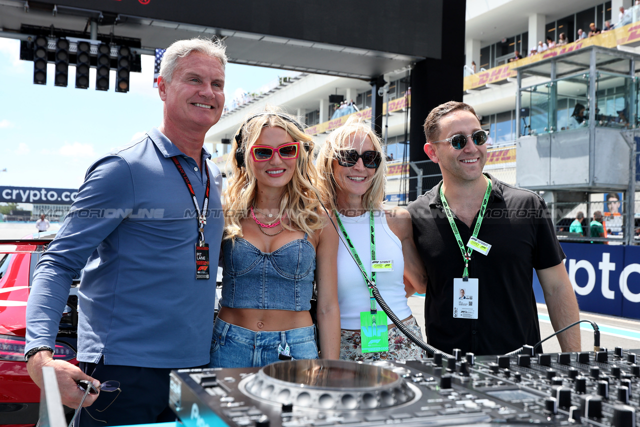 GP MIAMI, griglia Atmosfera - DJ with David Coulthard (GBR) Channel 4 F1 Commentator.

04.05.2024. Formula 1 World Championship, Rd 6, Miami Grand Prix, Miami, Florida, USA, Sprint e Qualifiche Day.

- www.xpbimages.com, EMail: requests@xpbimages.com © Copyright: Moy / XPB Images