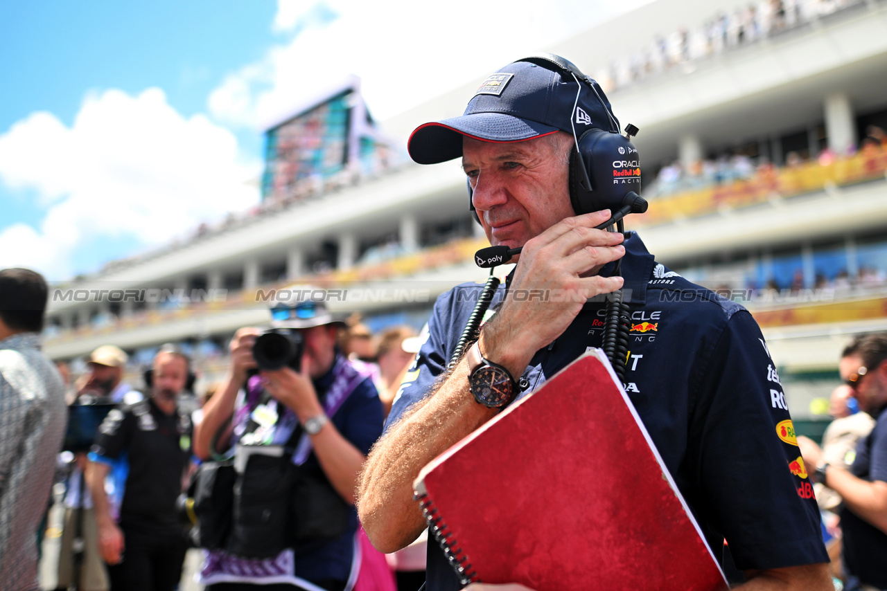 GP MIAMI, Adrian Newey (GBR) Red Bull Racing Chief Technical Officer on the grid.

04.05.2024. Formula 1 World Championship, Rd 6, Miami Grand Prix, Miami, Florida, USA, Sprint e Qualifiche Day.

- www.xpbimages.com, EMail: requests@xpbimages.com © Copyright: Price / XPB Images