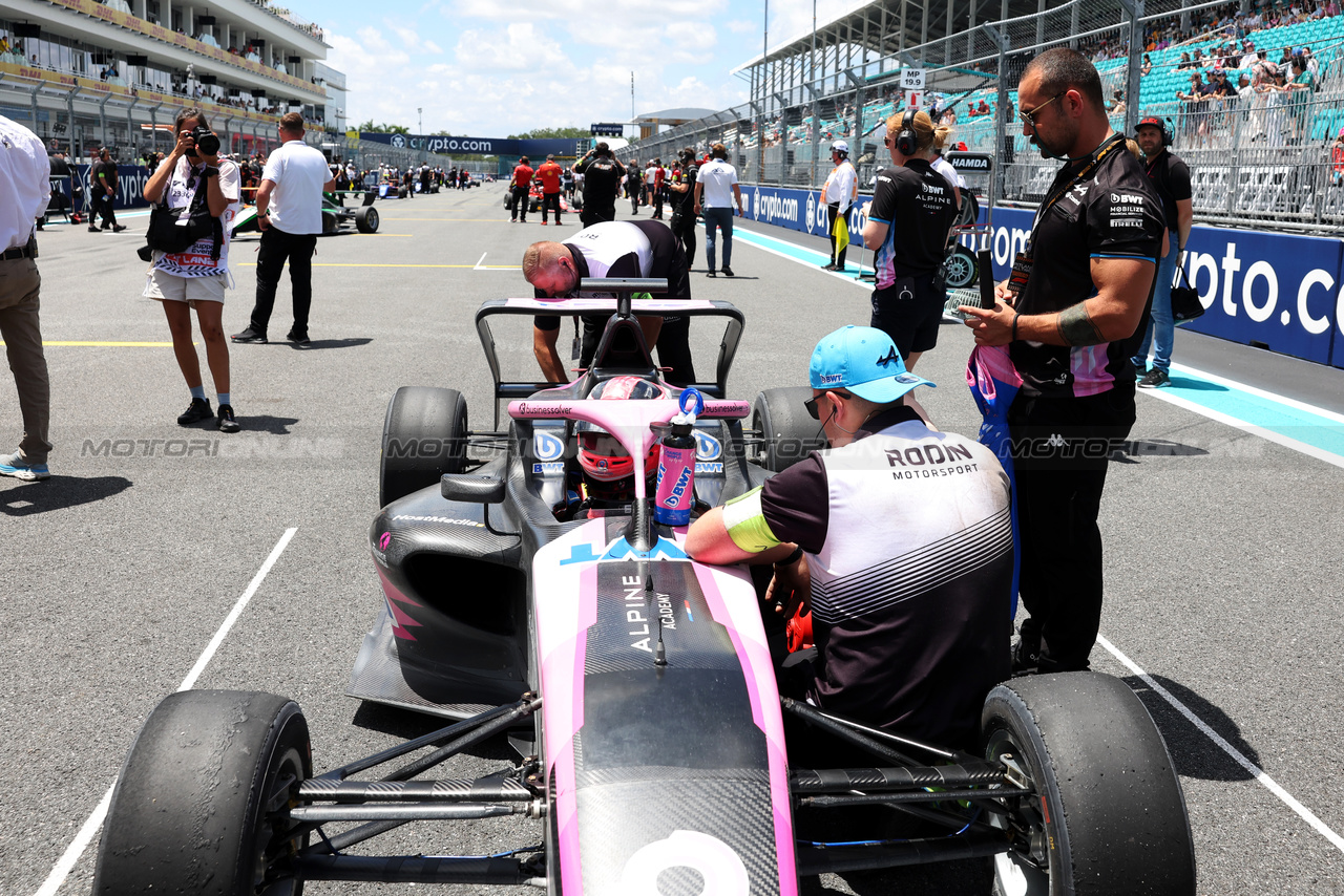 GP MIAMI, Abbi Pulling (GBR) Rodin Motorsport on the grid.

04.05.2024. FIA Formula Academy, Rd 2, Gara 1, Miami, Florida, USA, Saturday.

- www.xpbimages.com, EMail: requests@xpbimages.com Copyright: XPB Images