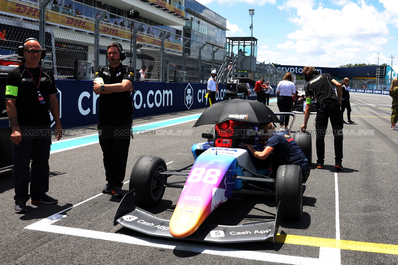 GP MIAMI, Amna Al Qubaisi (UAE) MP Motorsport on the grid.

04.05.2024. FIA Formula Academy, Rd 2, Gara 1, Miami, Florida, USA, Saturday.

- www.xpbimages.com, EMail: requests@xpbimages.com Copyright: XPB Images