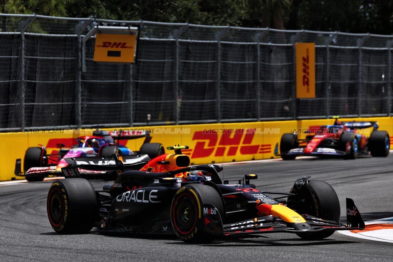 GP MIAMI, Sergio Perez (MEX) Red Bull Racing RB20.

04.05.2024. Formula 1 World Championship, Rd 6, Miami Grand Prix, Miami, Florida, USA, Sprint e Qualifiche Day.

 - www.xpbimages.com, EMail: requests@xpbimages.com © Copyright: Coates / XPB Images